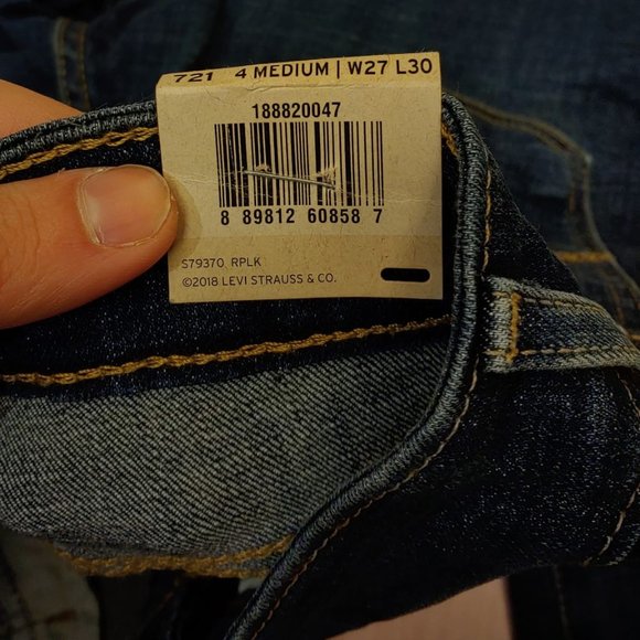 Levi's® Women's 721™ High-Rise Skinny Jeans - Picture 8 of 10